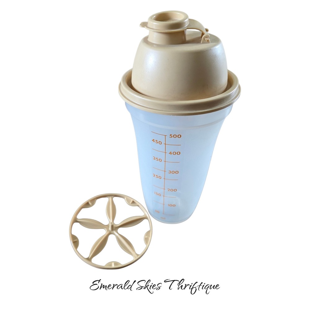 Vintage Tupperware Clear Cup Shaker 844-26 & Beige Lid 845-27 Quick Shake Bottle